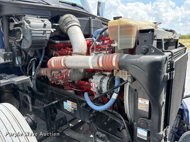 image for item ED5368 2020 Peterbilt 579 semi truck