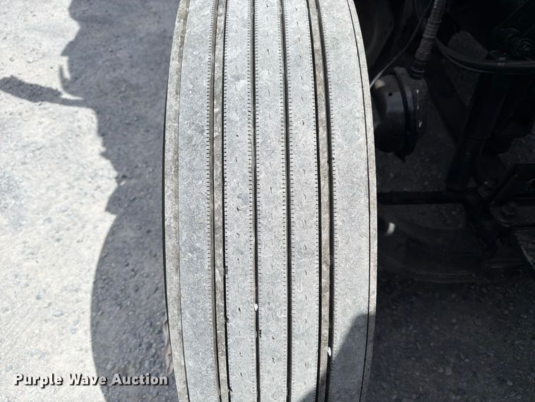 image for item ED5368 2020 Peterbilt 579 semi truck