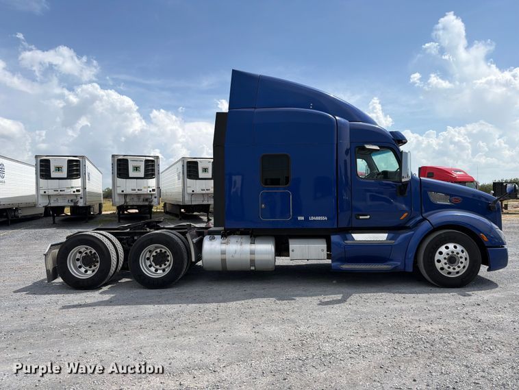 image for item ED5369 2020 Peterbilt 579 semi truck