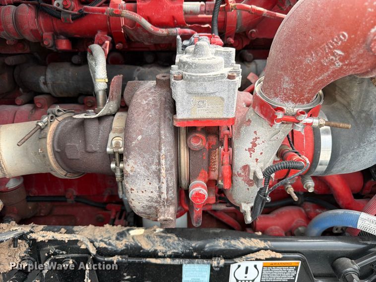 image for item ED5369 2020 Peterbilt 579 semi truck