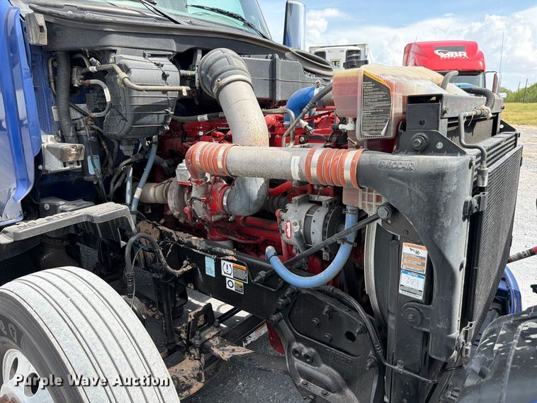 image for item ED5369 2020 Peterbilt 579 semi truck