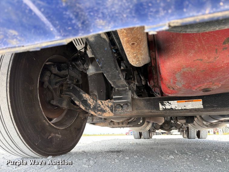 image for item ED5369 2020 Peterbilt 579 semi truck