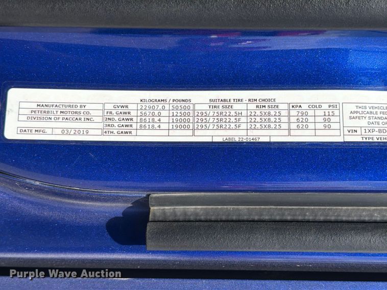 image for item ED5369 2020 Peterbilt 579 semi truck
