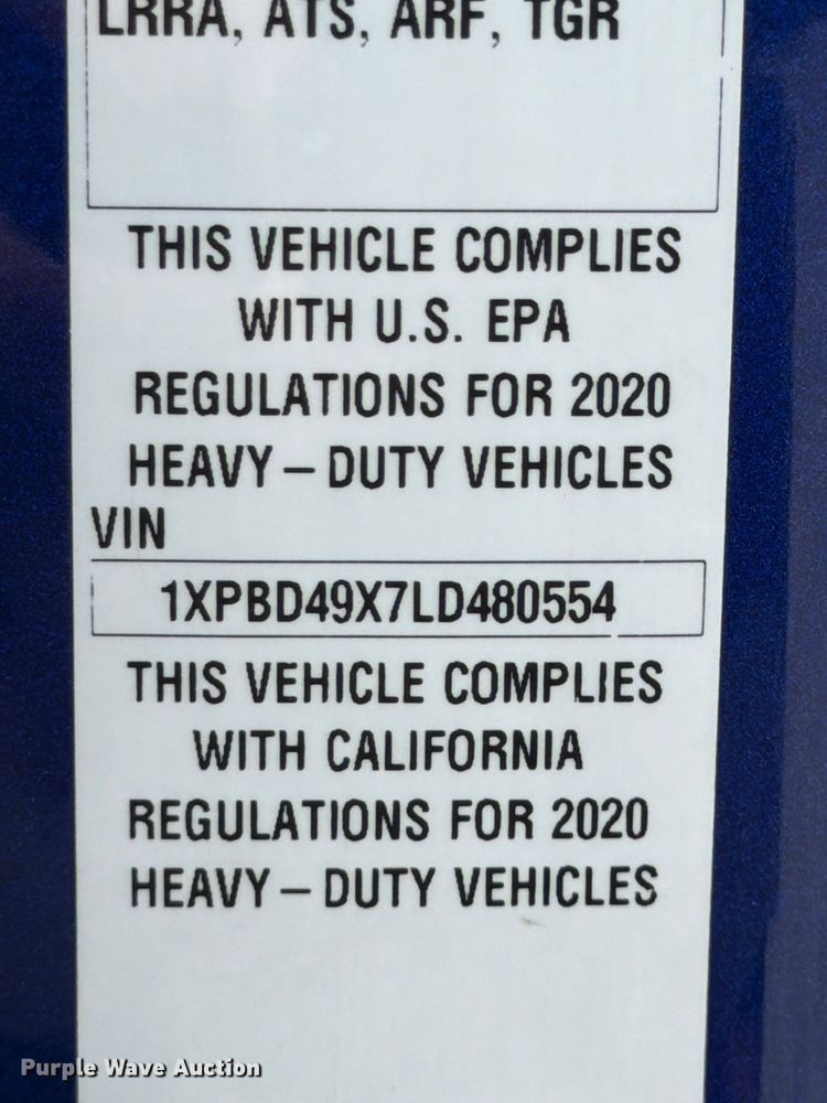 image for item ED5369 2020 Peterbilt 579 semi truck