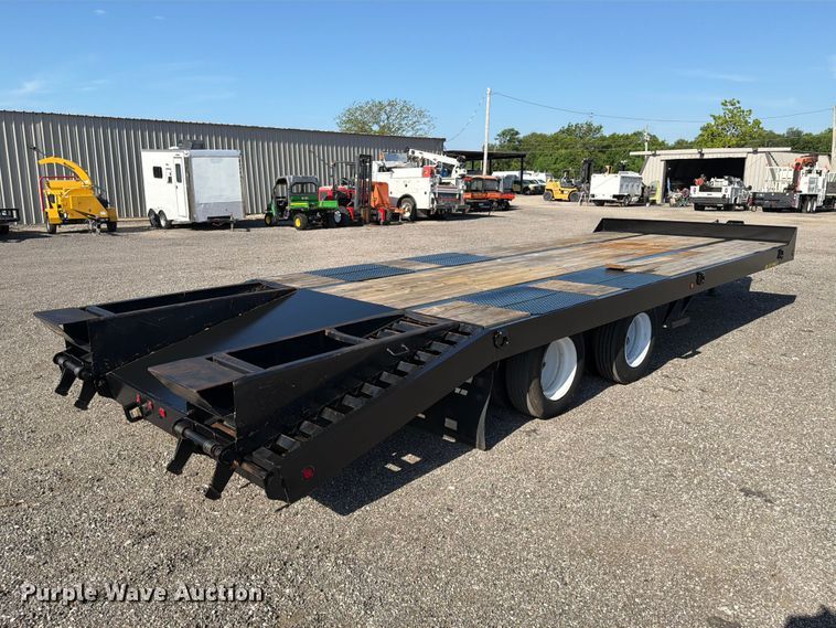 image for item EG9253 2012 Big Tex 20AD-20+5 equipment trailer