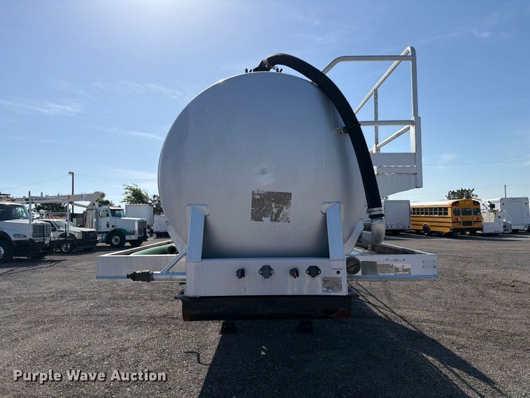 image for item EG9254 2015 ITI AV15010250 vacuum trailer
