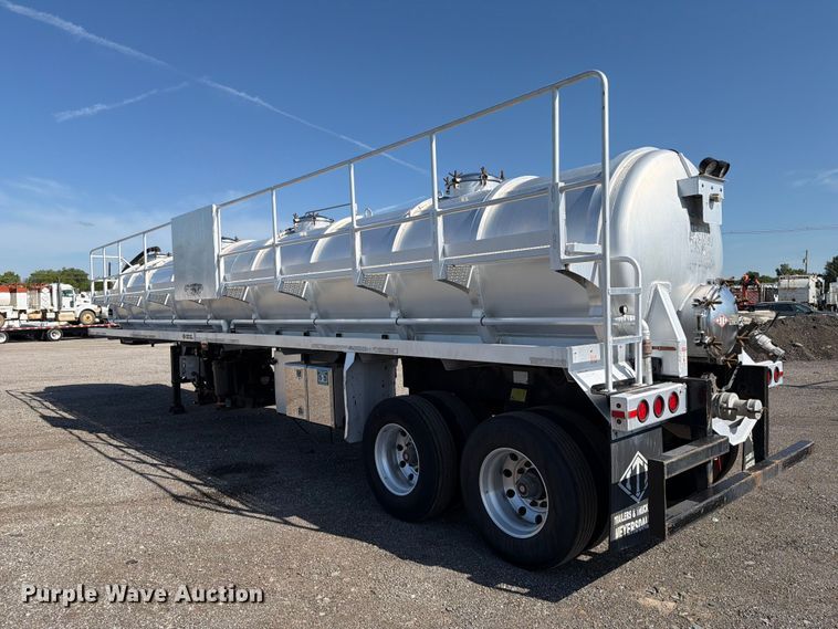 image for item EG9254 2015 ITI AV15010250 vacuum trailer