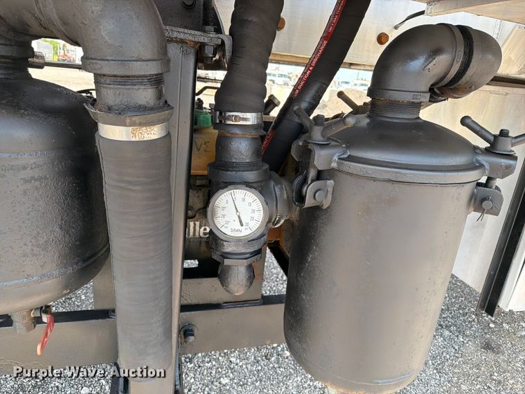 image for item EG9254 2015 ITI AV15010250 vacuum trailer