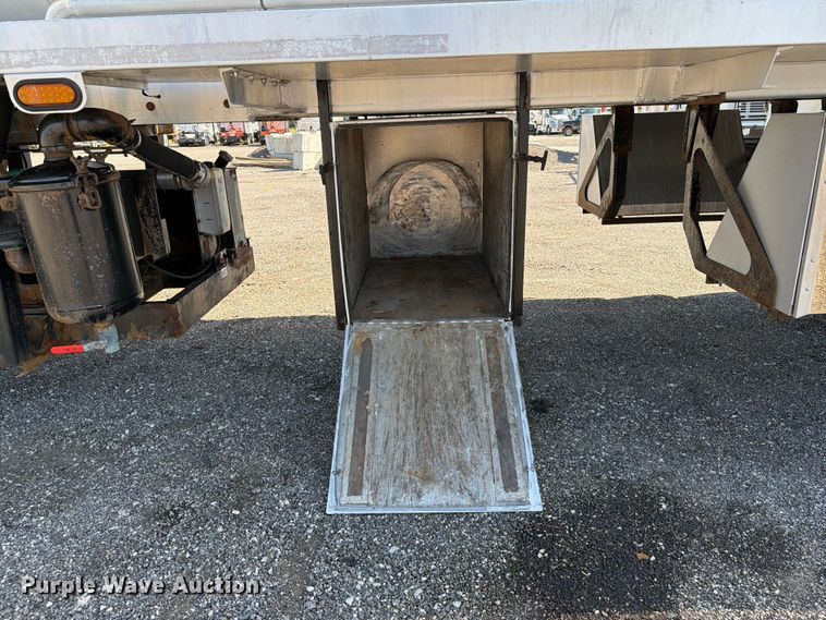 image for item EG9254 2015 ITI AV15010250 vacuum trailer