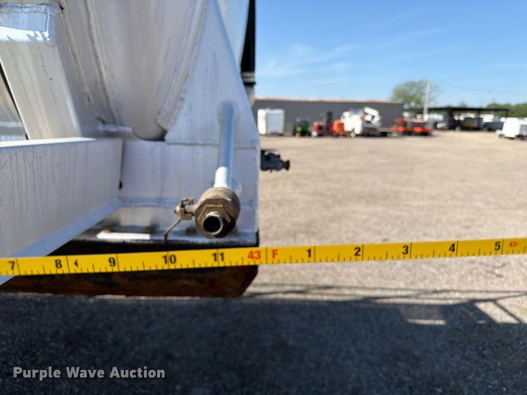 image for item EG9254 2015 ITI AV15010250 vacuum trailer