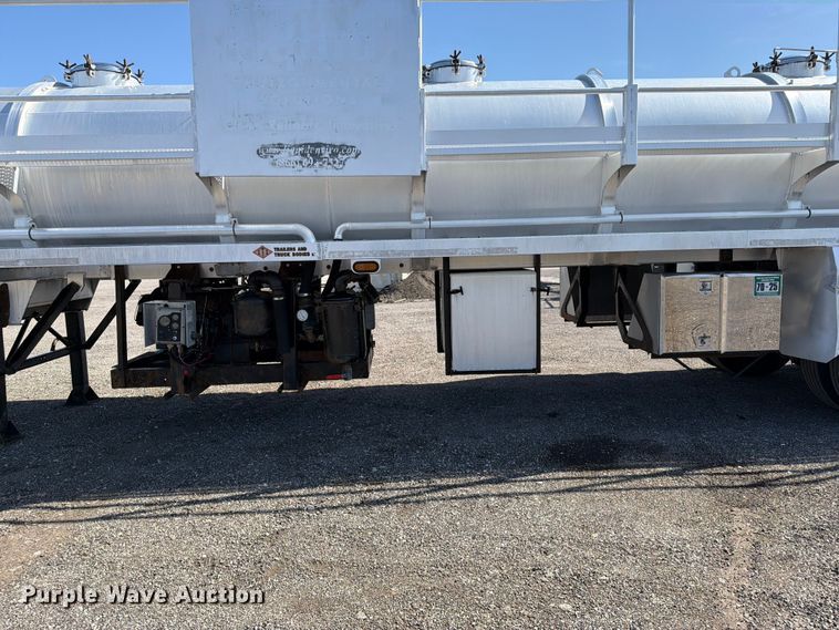 image for item EG9254 2015 ITI AV15010250 vacuum trailer