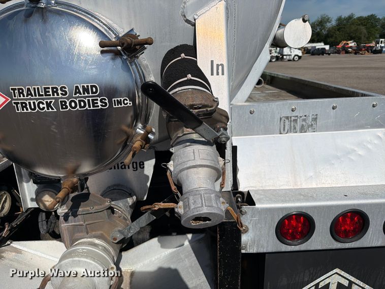 image for item EG9254 2015 ITI AV15010250 vacuum trailer