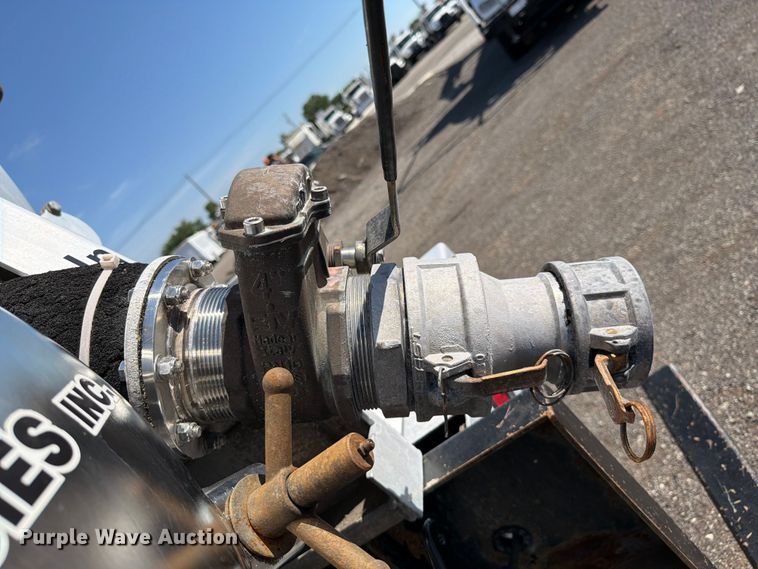 image for item EG9254 2015 ITI AV15010250 vacuum trailer