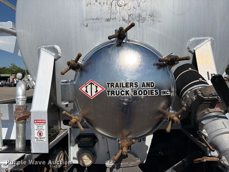 image for item EG9254 2015 ITI AV15010250 vacuum trailer