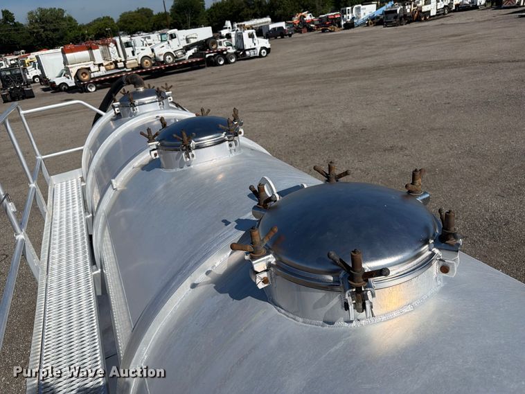 image for item EG9254 2015 ITI AV15010250 vacuum trailer