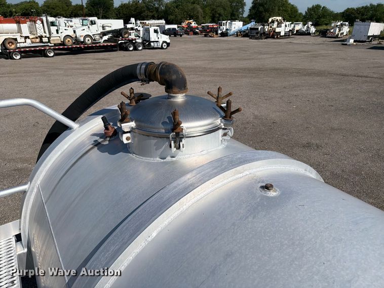 image for item EG9254 2015 ITI AV15010250 vacuum trailer