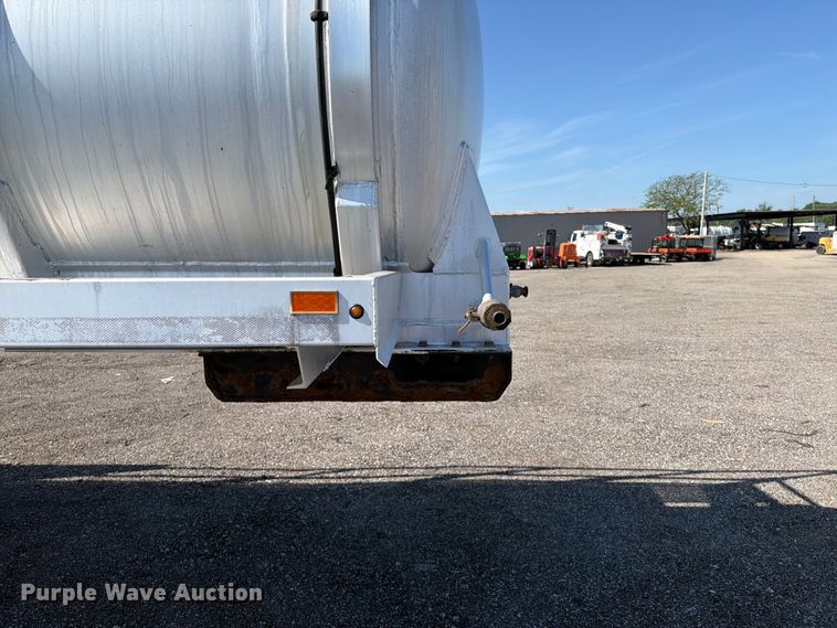 image for item EG9254 2015 ITI AV15010250 vacuum trailer