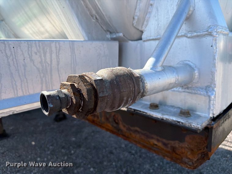 image for item EG9254 2015 ITI AV15010250 vacuum trailer