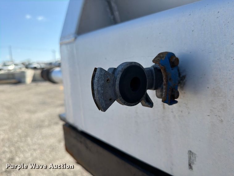 image for item EG9254 2015 ITI AV15010250 vacuum trailer