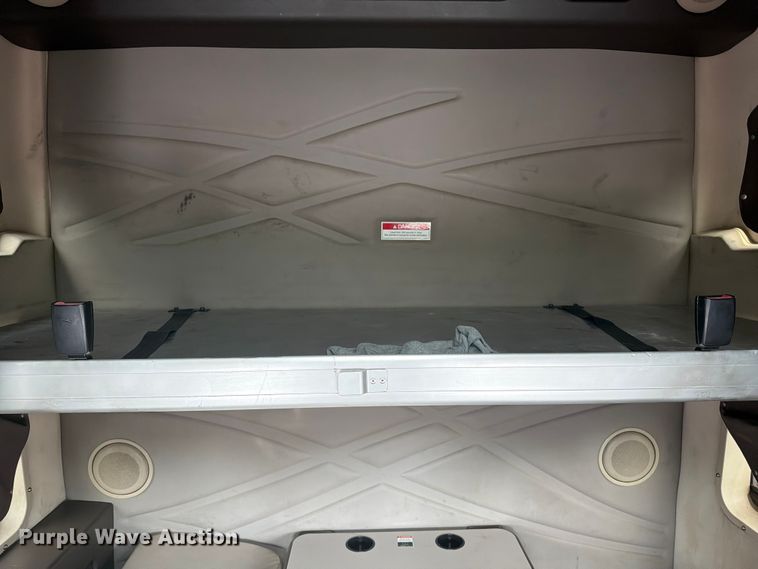 image for item EG9261 2014 Volvo VNL770 semi truck