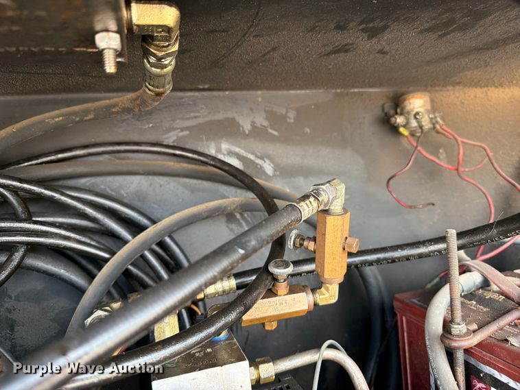 image for item EG9263 2001 Utility VS1R refrigerated van trailer