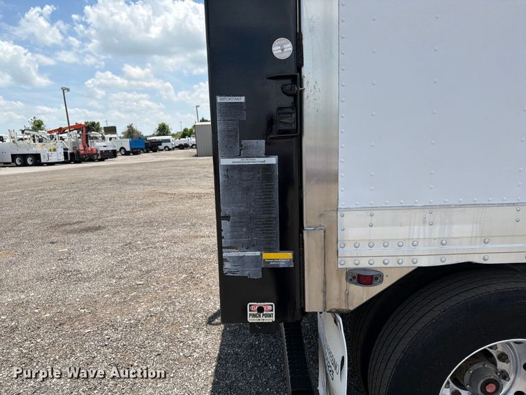 image for item EG9263 2001 Utility VS1R refrigerated van trailer