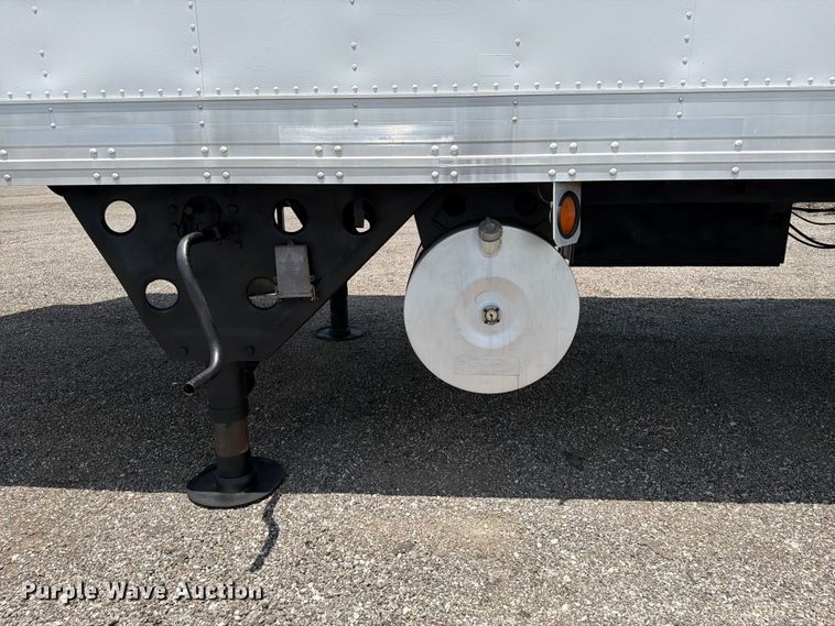 image for item EG9263 2001 Utility VS1R refrigerated van trailer