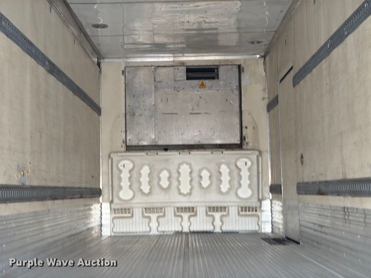 image for item EG9263 2001 Utility VS1R refrigerated van trailer