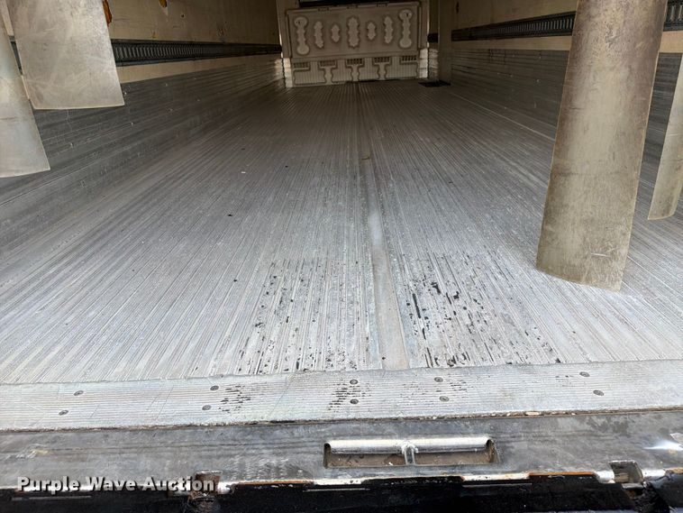 image for item EG9263 2001 Utility VS1R refrigerated van trailer