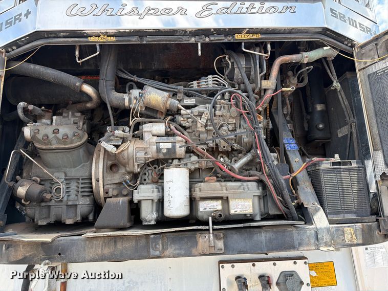 image for item EG9263 2001 Utility VS1R refrigerated van trailer