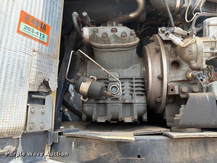 image for item EG9263 2001 Utility VS1R refrigerated van trailer