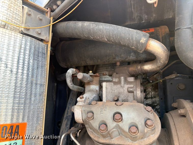 image for item EG9263 2001 Utility VS1R refrigerated van trailer