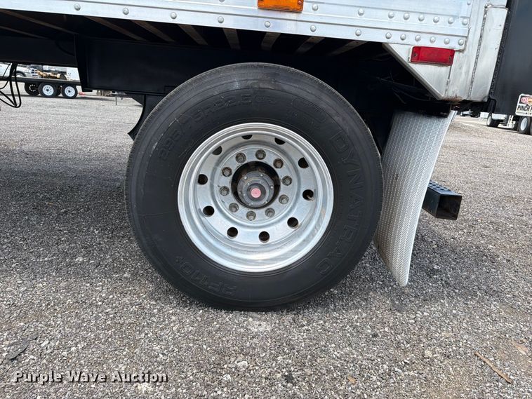 image for item EG9263 2001 Utility VS1R refrigerated van trailer