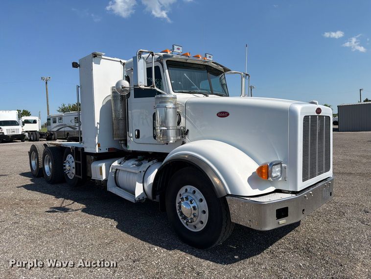 image for item EG9283 2014 Peterbilt 367 semi truck