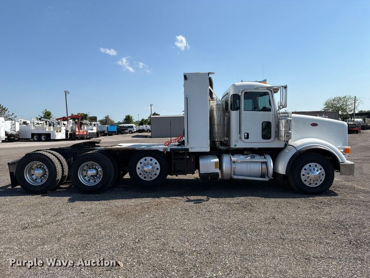 image for item EG9283 2014 Peterbilt 367 semi truck