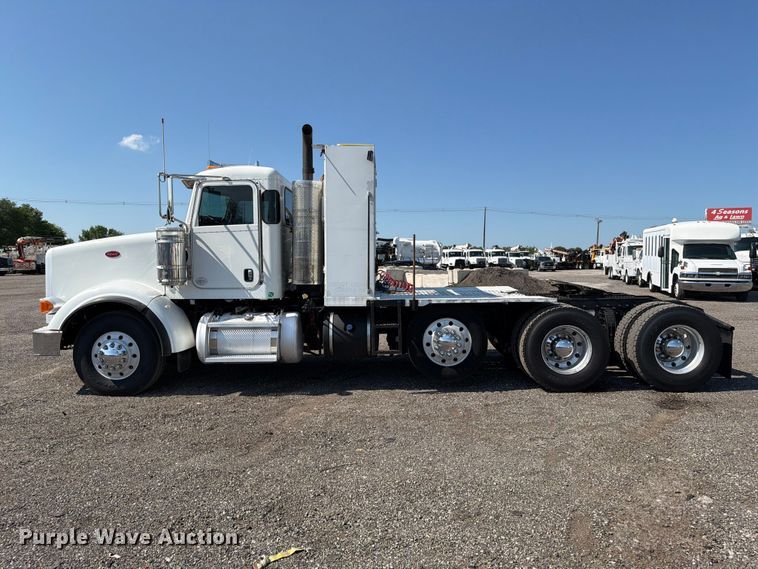 image for item EG9283 2014 Peterbilt 367 semi truck