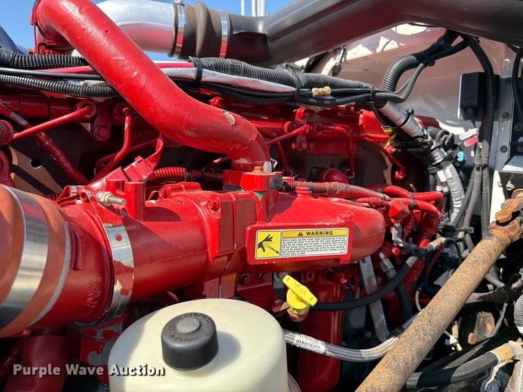 image for item EG9283 2014 Peterbilt 367 semi truck