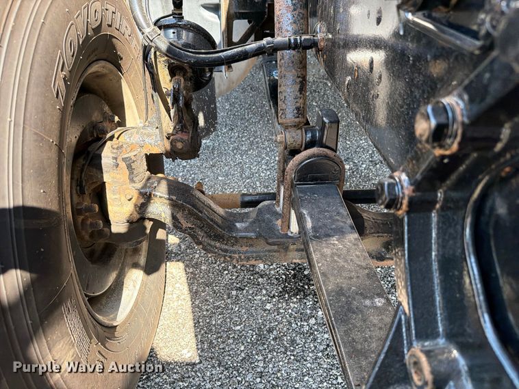 image for item EG9283 2014 Peterbilt 367 semi truck