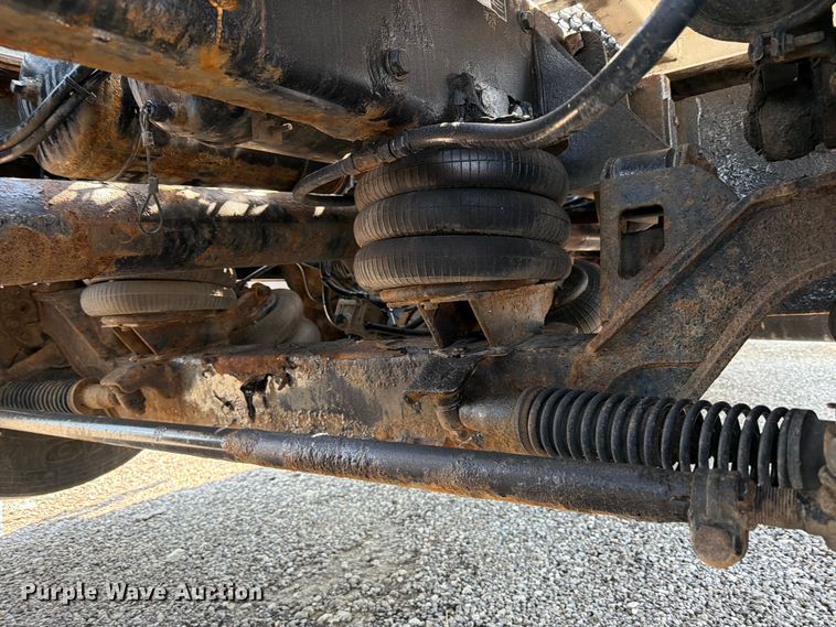 image for item EG9283 2014 Peterbilt 367 semi truck