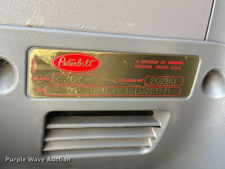 image for item EG9283 2014 Peterbilt 367 semi truck