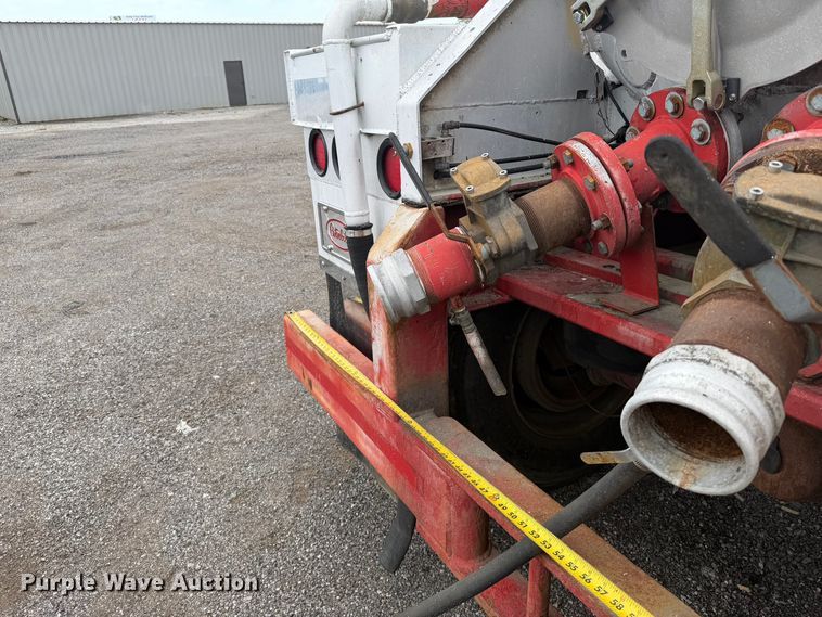 image for item EG9285 2006 Dragon Products vacuum trailer