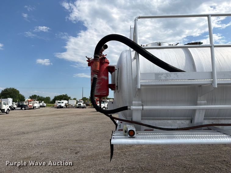 image for item EG9285 2006 Dragon Products vacuum trailer
