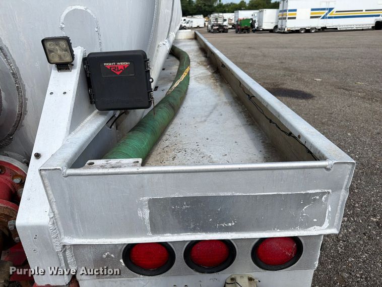 image for item EG9285 2006 Dragon Products vacuum trailer