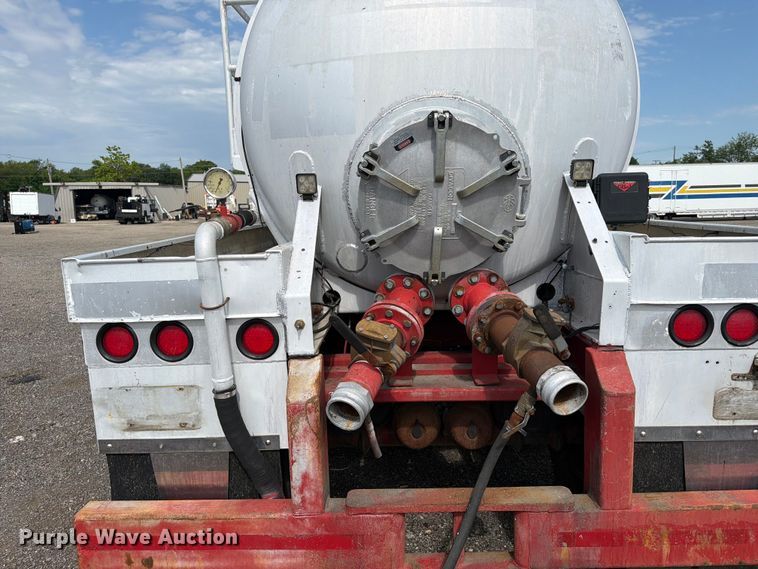 image for item EG9285 2006 Dragon Products vacuum trailer