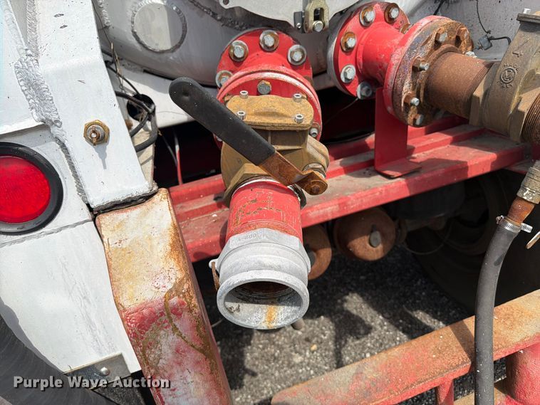 image for item EG9285 2006 Dragon Products vacuum trailer