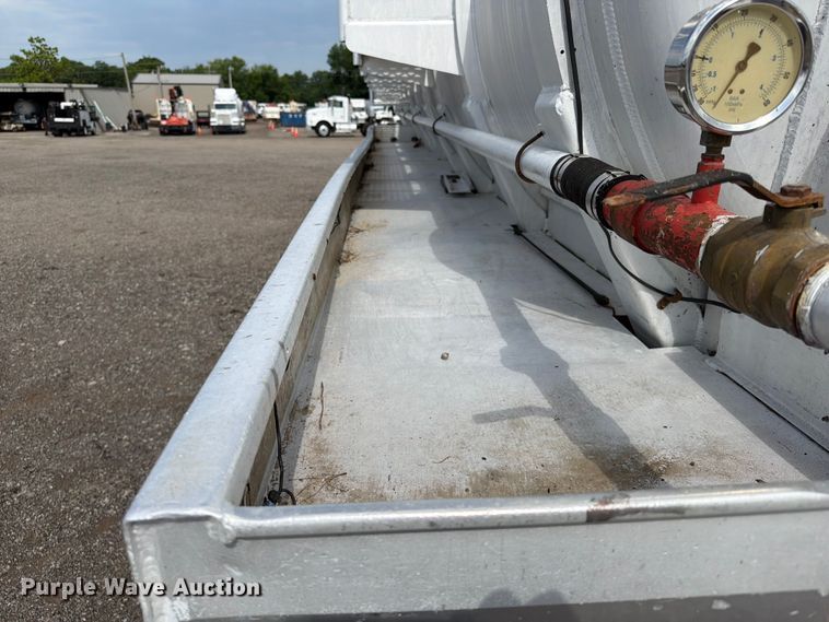 image for item EG9285 2006 Dragon Products vacuum trailer