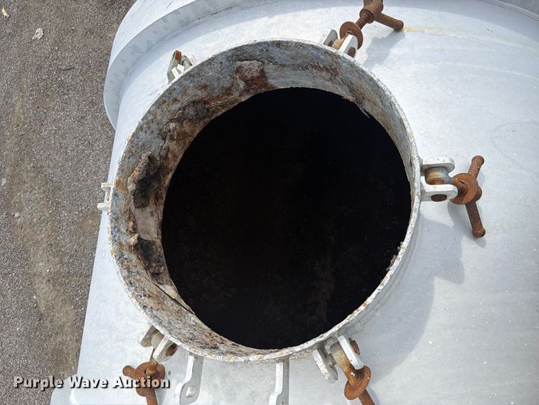 image for item EG9285 2006 Dragon Products vacuum trailer