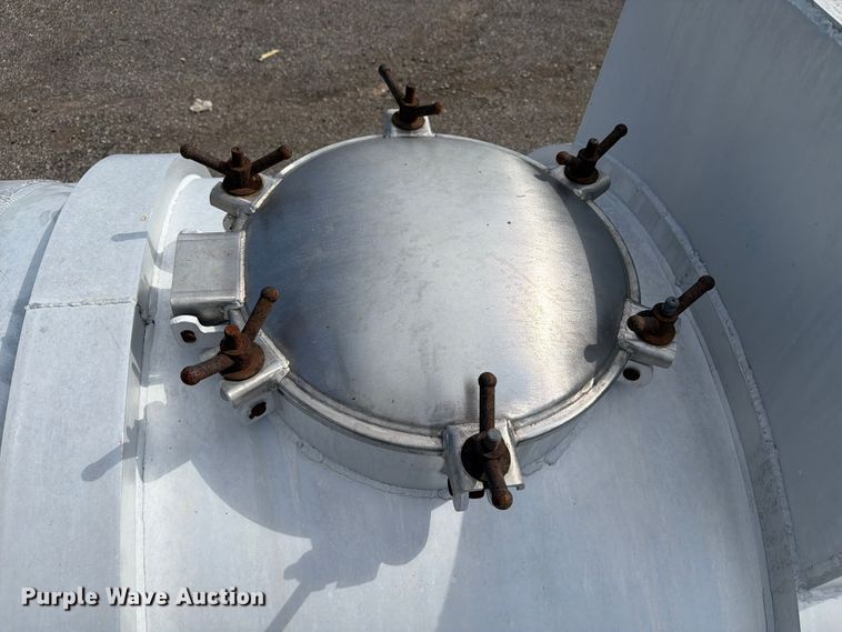 image for item EG9285 2006 Dragon Products vacuum trailer