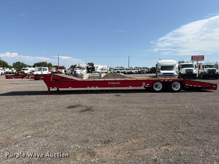 image for item EG9286 1997 Trail King HT Series drop deck hydraulic tail equipment trailer