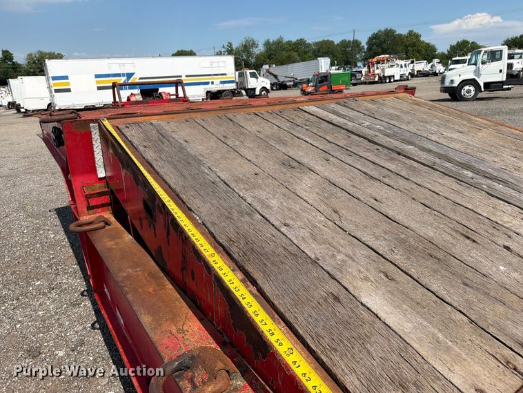 image for item EG9286 1997 Trail King HT Series drop deck hydraulic tail equipment trailer